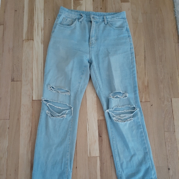 lightwash mom jeans - Picture 3 of 5